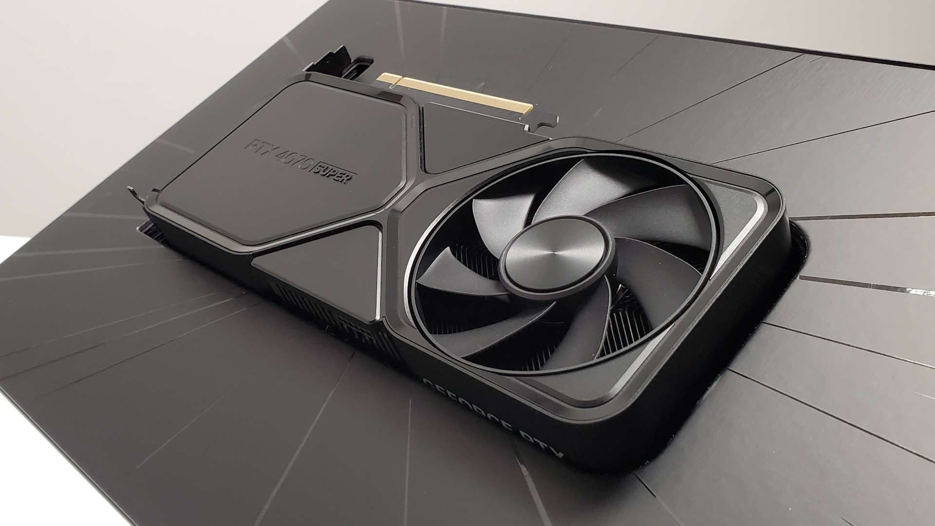 آموزش فعالسازی نسل چند فریم بازنشده روی کارت گرافیک RTX 40