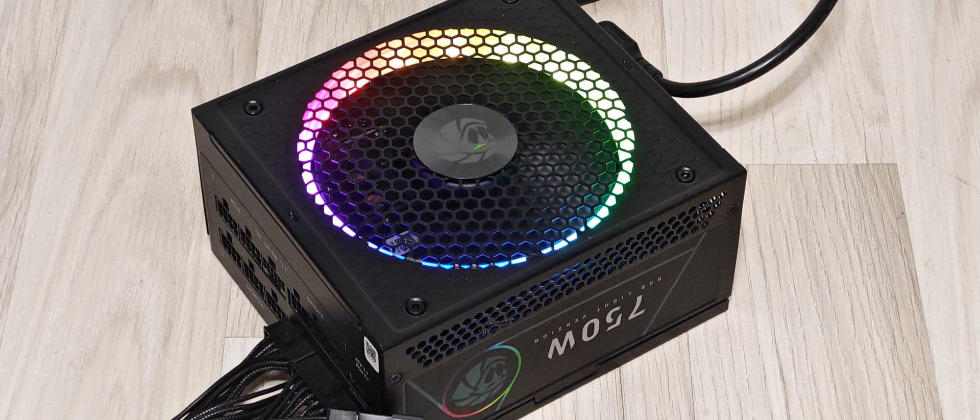 بررسی منبع تغذیه گیممکس RGB PRO 750G: کارآمد اما گران