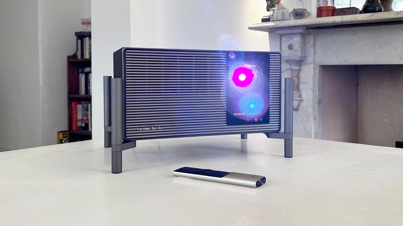 بررسی پروژکتور ایکسگیمی تیتان نویر مکس (Xgimi Titan Noir Max)