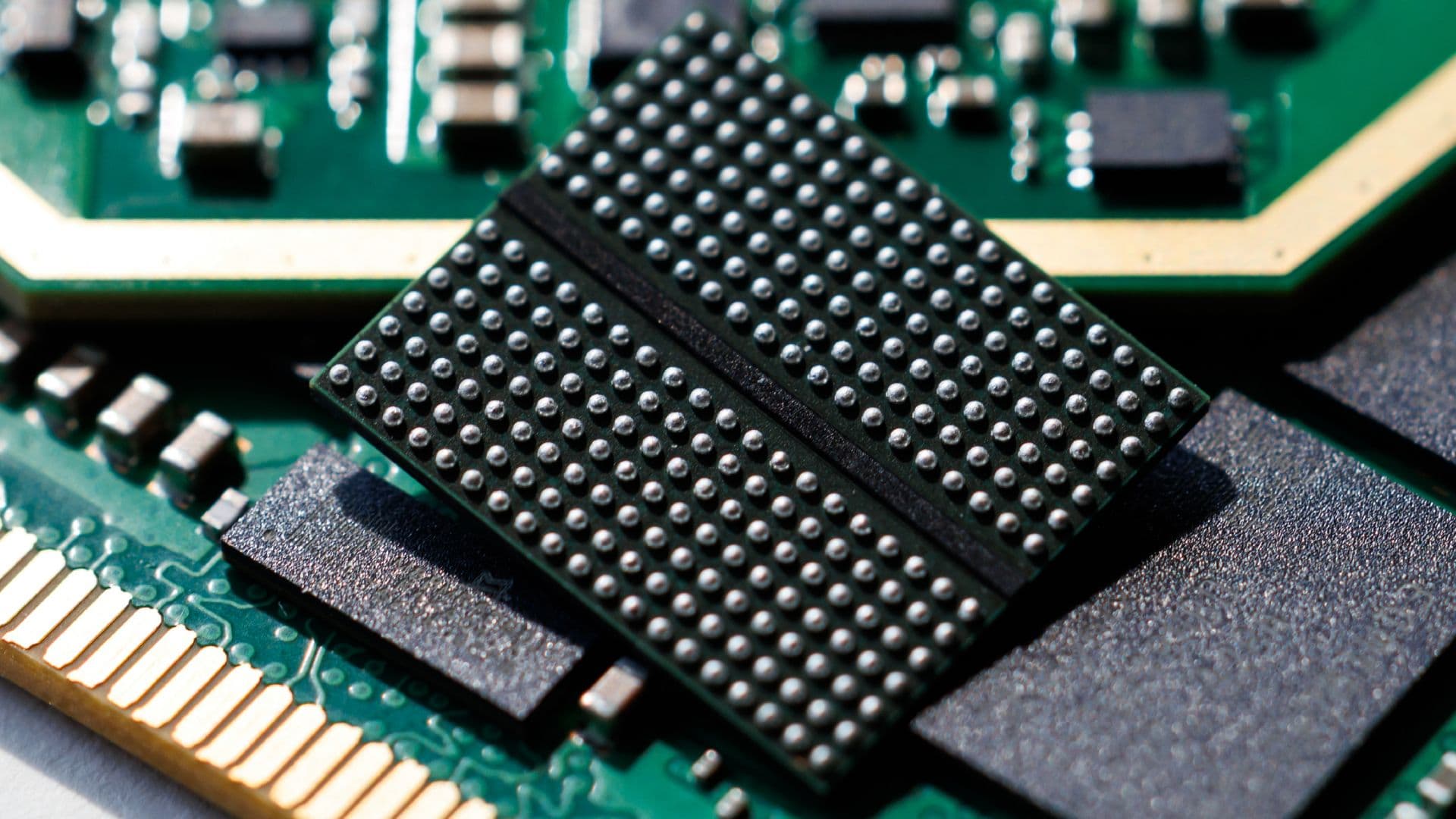 تهدید تولید NOR Flash و SLC NAND با انتقال ظرفیت به محصولات سودآورتر