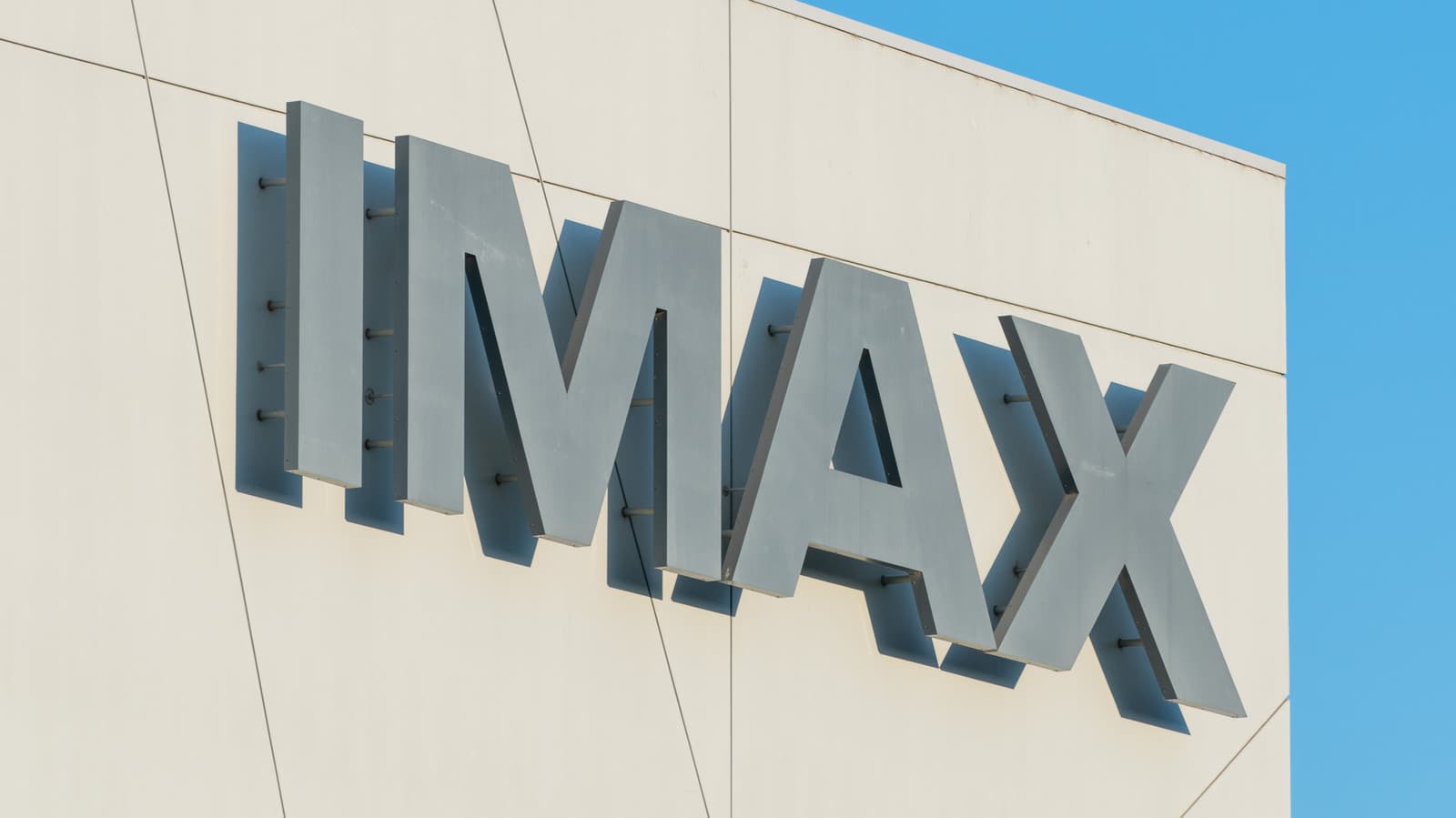 تفاوت میان برچسبهای Shot with IMAX و Filmed for IMAX چیست؟